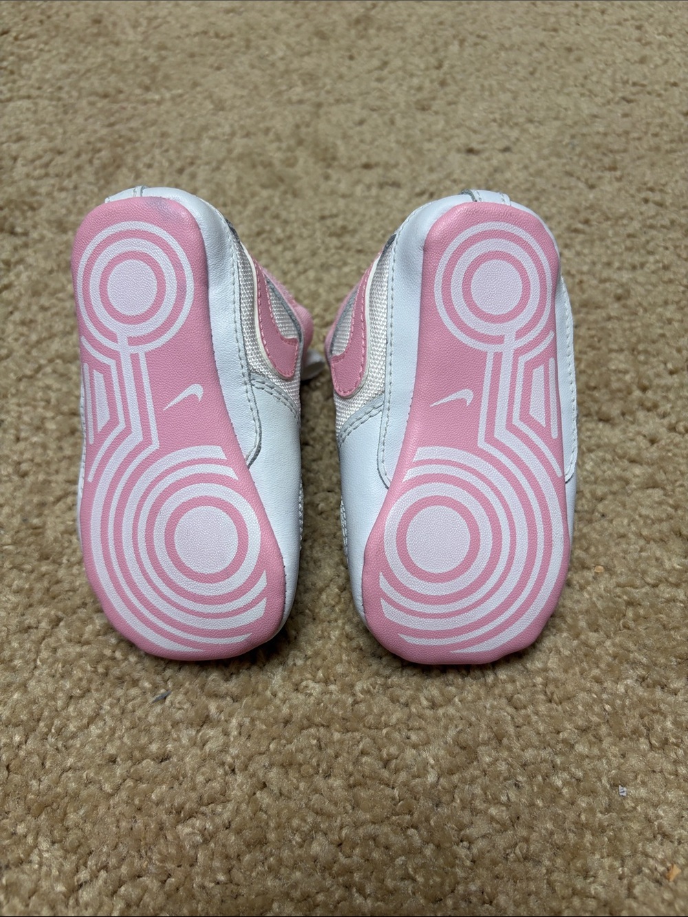 Pink Nike Baby shoes - Picture 2 of 5